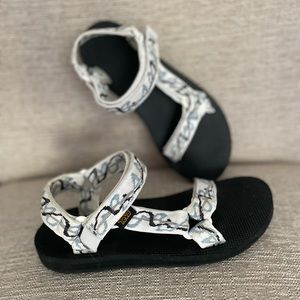 Woman’s Teva Sandals